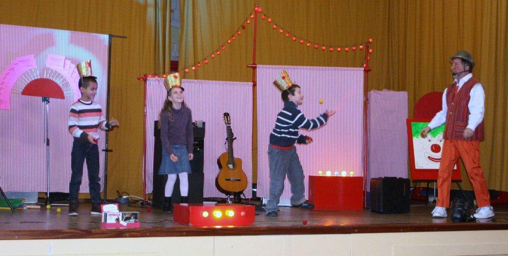 Noël des enfants avec le clown MELASSE à la SGL, le 16/12/2012